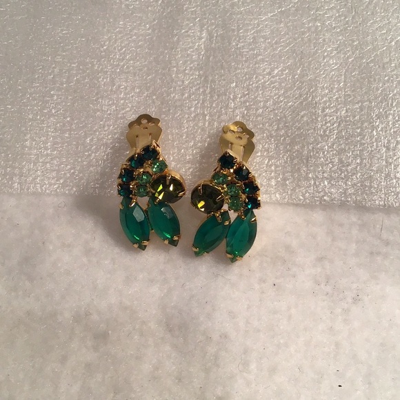 Vintage green crystal brooch and earrings - Picture 4 of 5